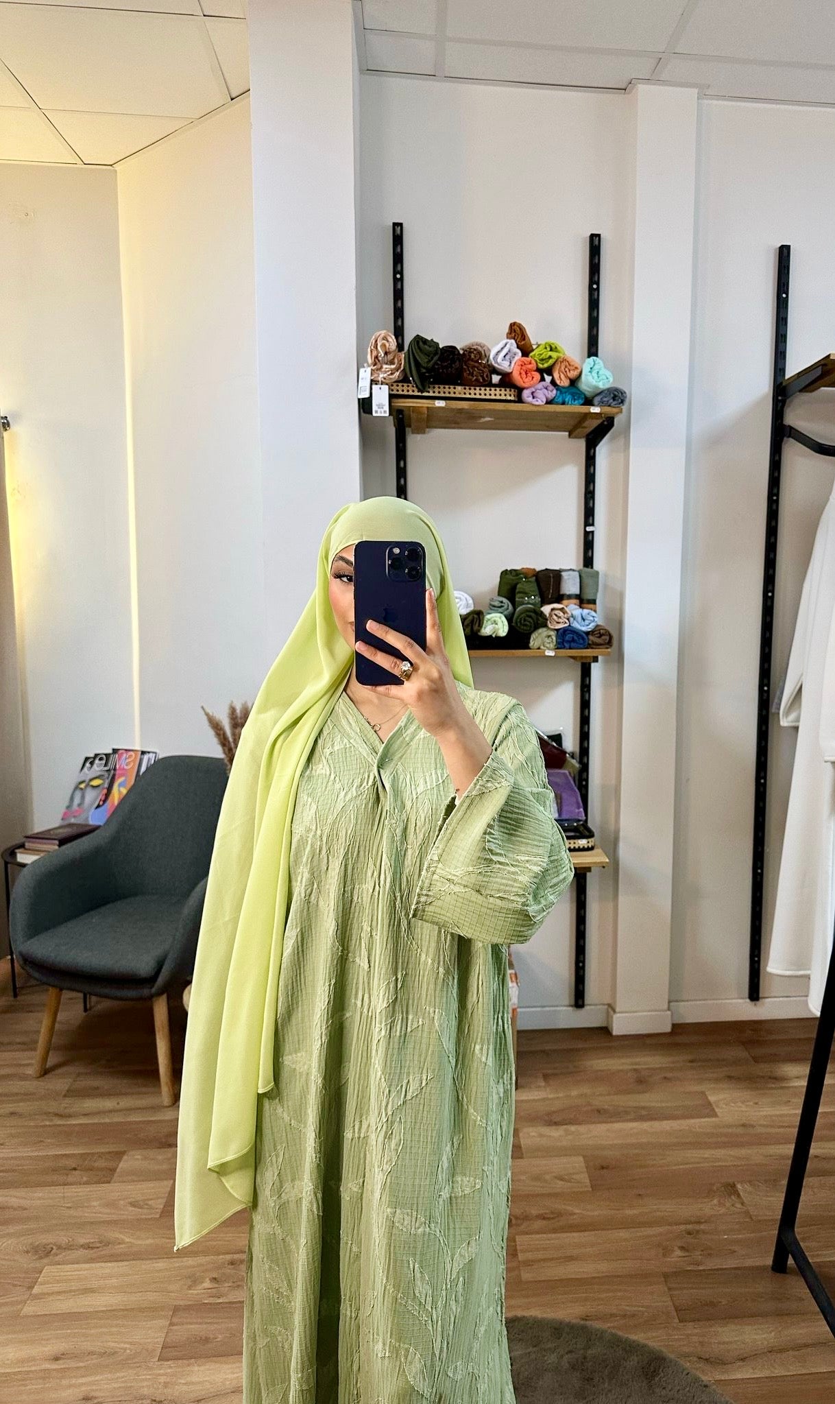Abaya fleurie texturée