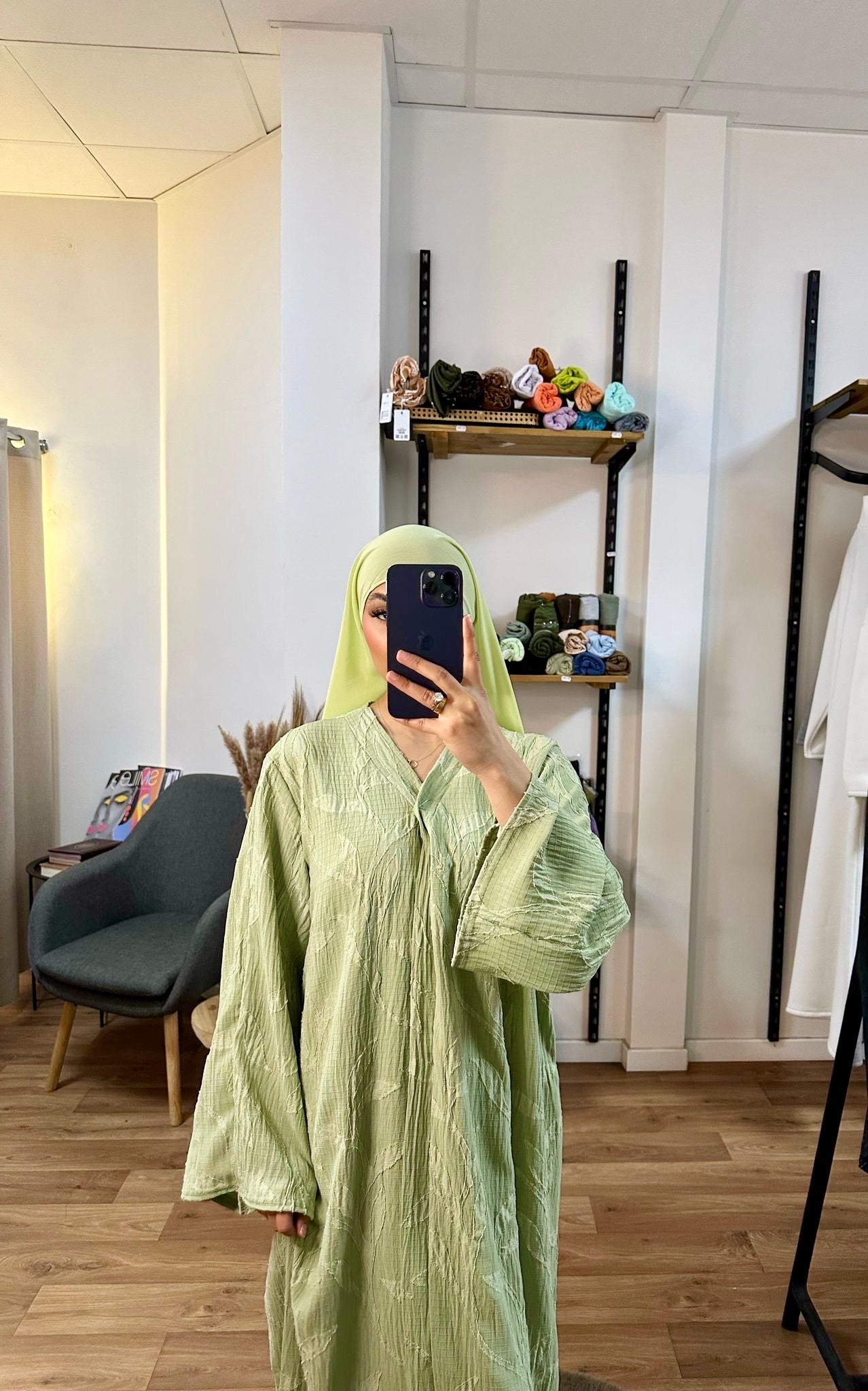 Abaya fleurie texturée