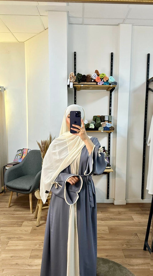 Abaya ouverte et sous robe à noeuds