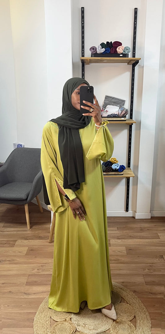 Robe à manches fentes